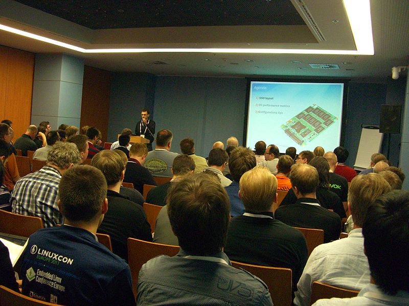 Datei:20111026-LinuxCon-Europe-2011-Optimal-usage-of-SSDs-under-Linux-optimize-your-IO-subsystem.jpg
