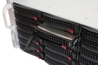 4HE AMD Dual-CPU RA2424 Server - Detailansicht Festplatteneinschub