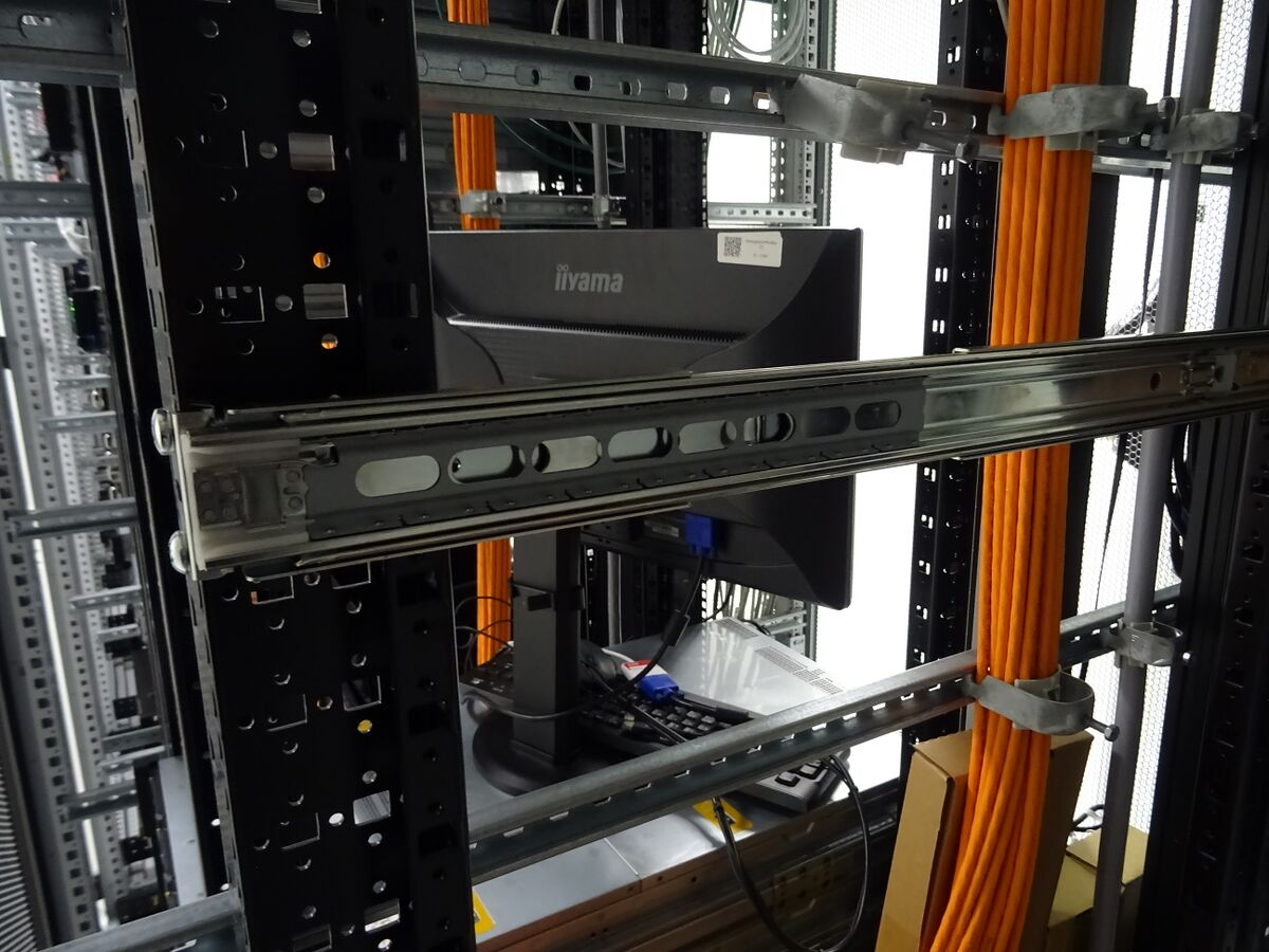 Preparing the IW-PL052 for rack mounting - Thomas-Krenn-Wiki-en