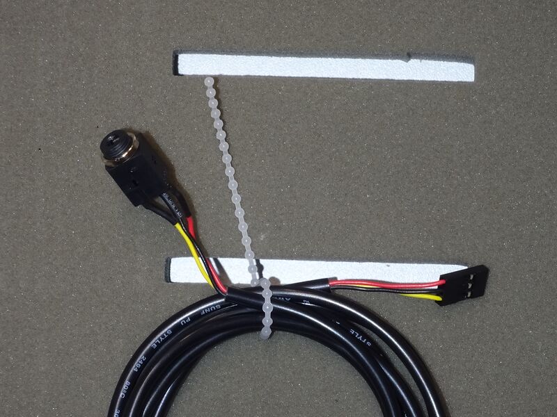 Datei:SerialCableAuxJEXP UART.JPG