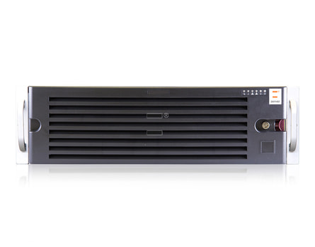 3HE Intel Single-CPU RI1316 Server - Frontal mit Blende 3HE Intel Single-CPU RI1316 Server - Frontal mit Blende