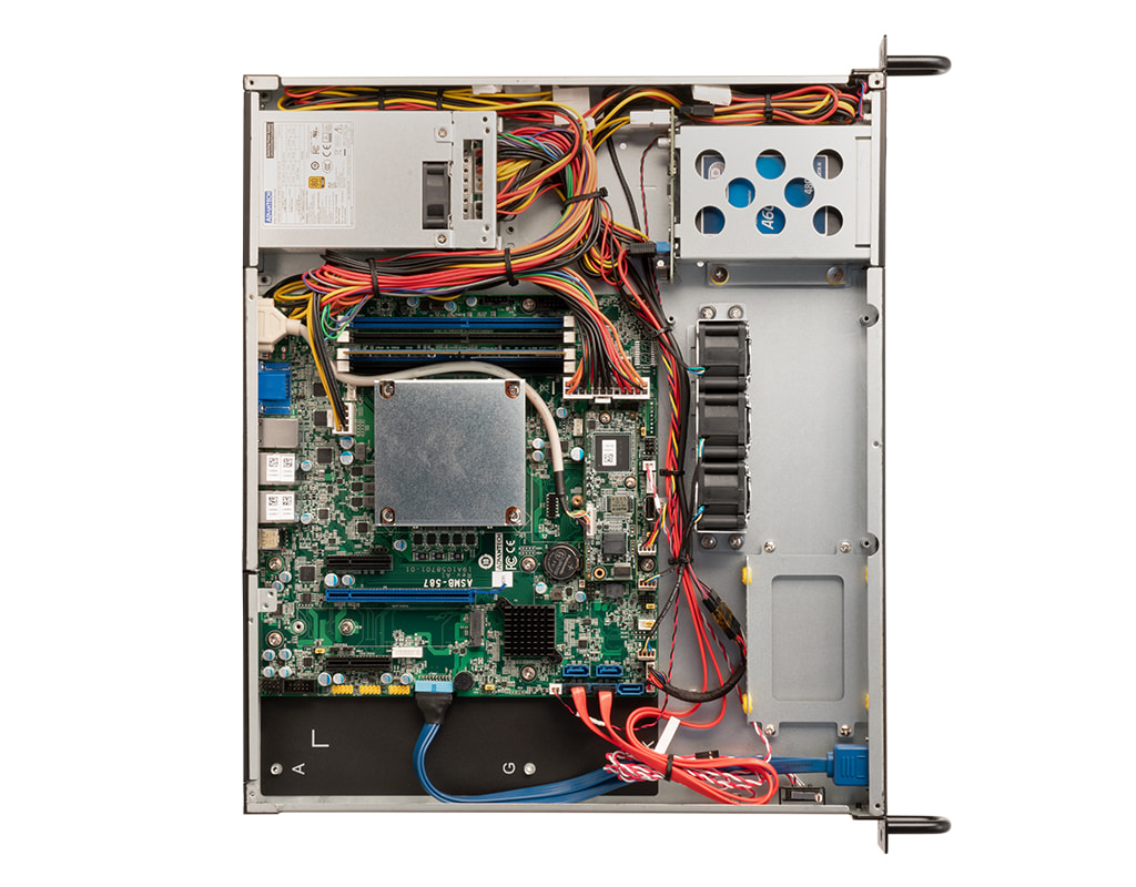 HPC-7120S + ASMB-588 - Innenansicht