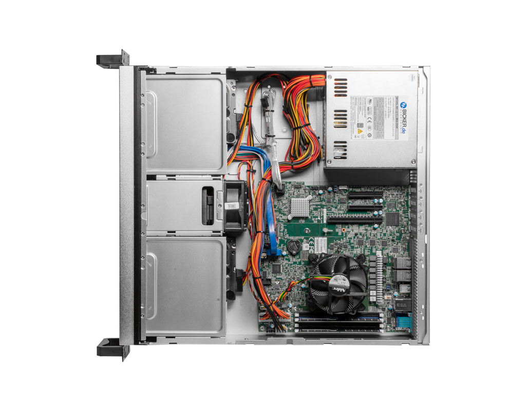 2HE Intel Single-CPU RI1204-CHXEH Server - Innenansicht 2HE Intel Single-CPU RI1204-CHXEH Server - Innenansicht