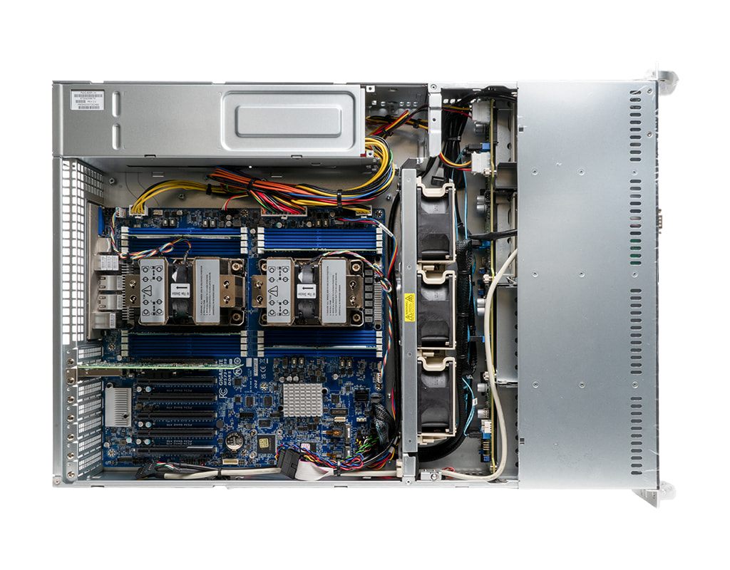 2HE Intel Dual-CPU RI2208-SMXS+ Server - Innenansicht